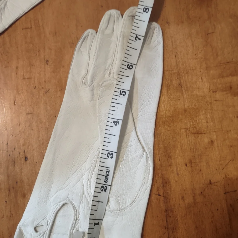 Vintage Elegant White Leather Gloves Small